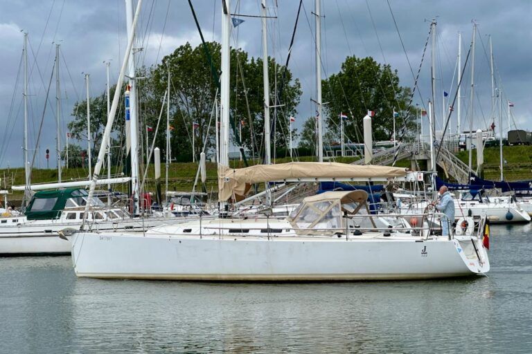 J Boats J/122