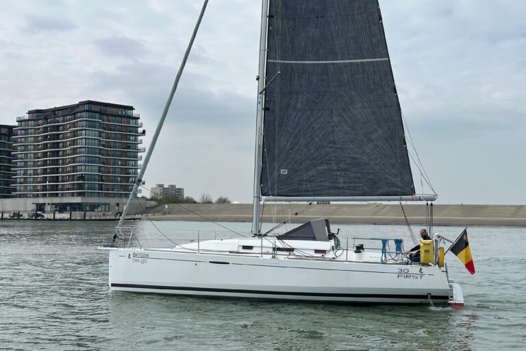 Beneteau First 30